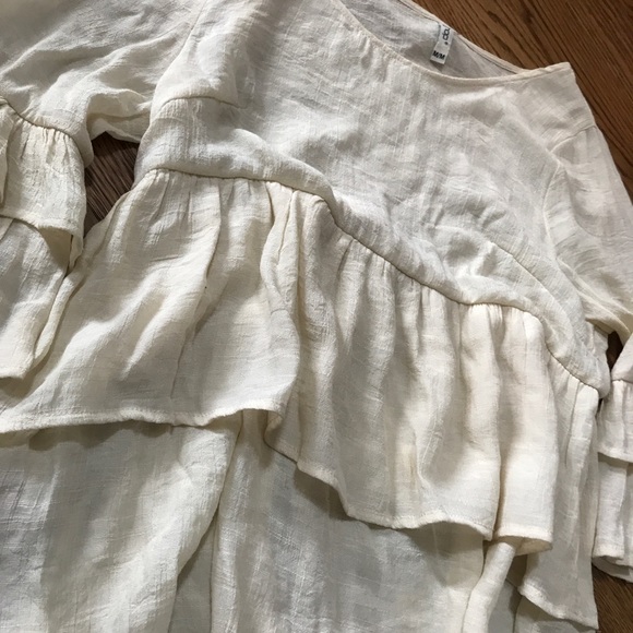 “Leshop” Ruffled Blouse - Picture 2 of 3